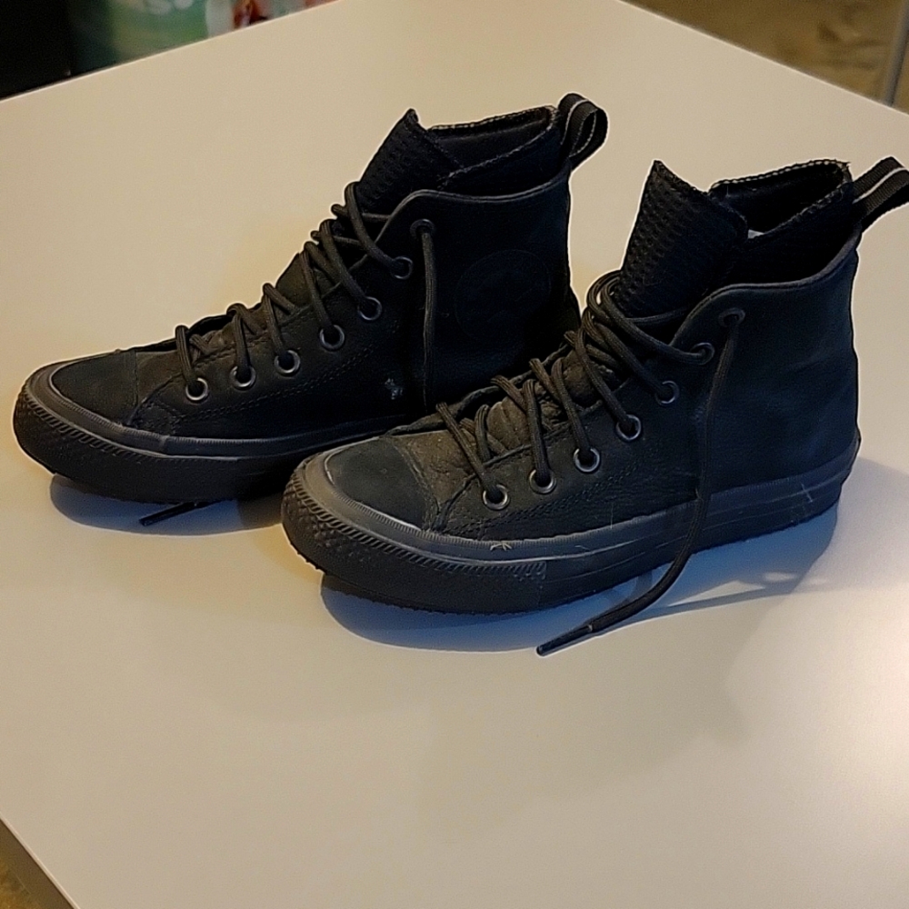 Converse with Lunarlon. All black